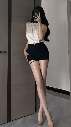 美女大胸挤奶