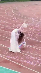 下面饿了要吃大肠喝牛奶