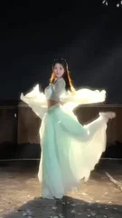 撒尿女