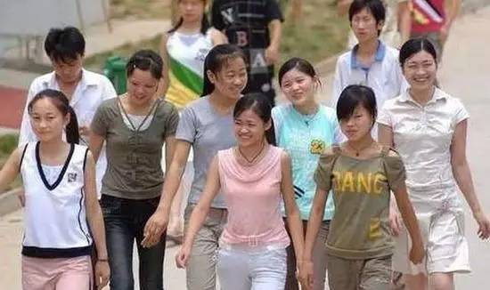 同桌骗我去他家塞冰